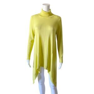 Chicos Size 0 Small Yellow Featherweight Turtleneck Tunic Sweater Sharkbite Hem